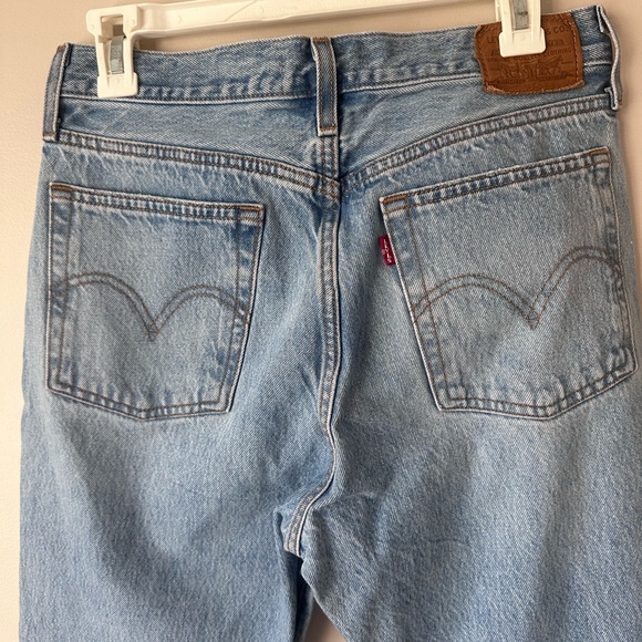 Levi's Premium Wedgie Icon Fit Jeans - Picture 3 of 4